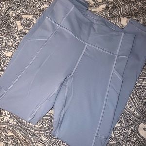 size 4 lululemon align high rise legging 25”                     color: chambray